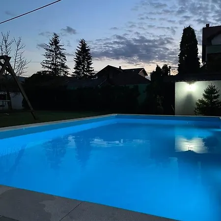 ヴィラ Luxury Villa Sarajevo With Swimming Pool