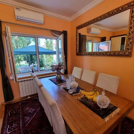 ヴィラ Luxury Villa Sarajevo With Swimming Pool