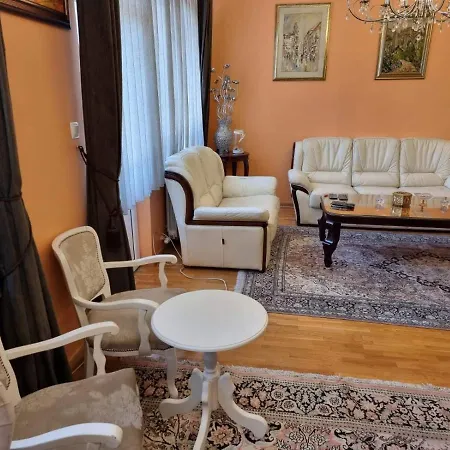 ヴィラ Luxury Villa Sarajevo With Swimming Pool *